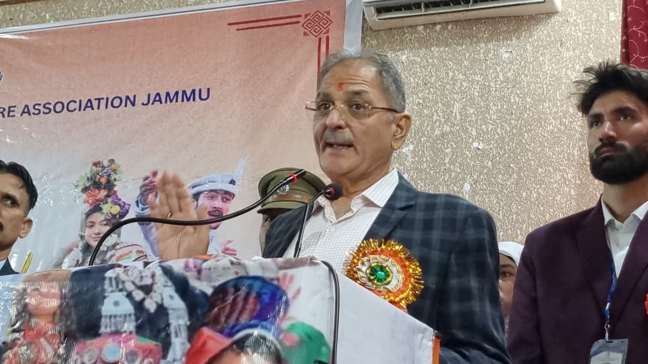 Lt Governor Encourages Ladakh Students Toward Self-Reliance