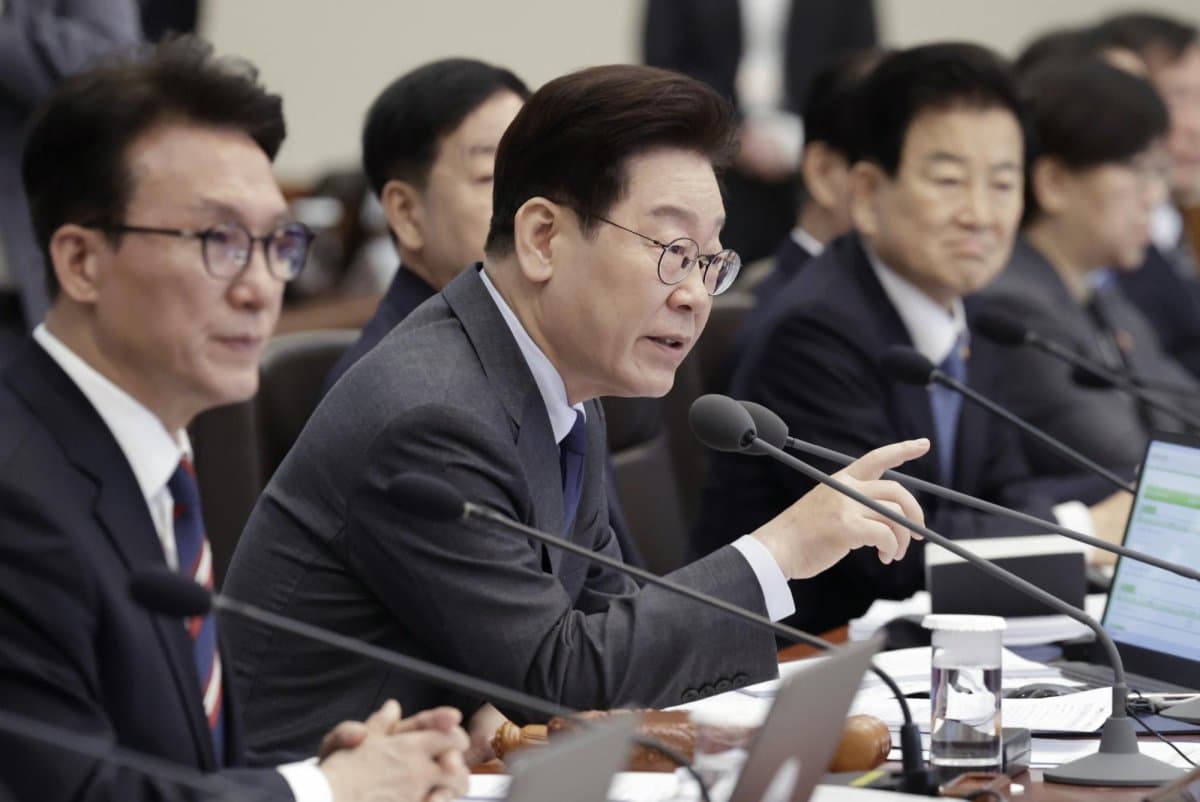 South Korea Splits Prosecution Into Two Agencies