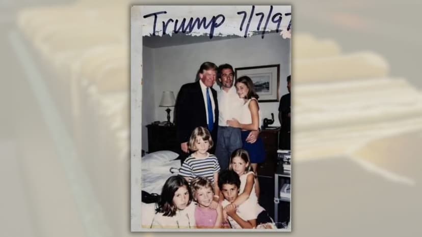 Image Falsely Depicts Trump With Epstein