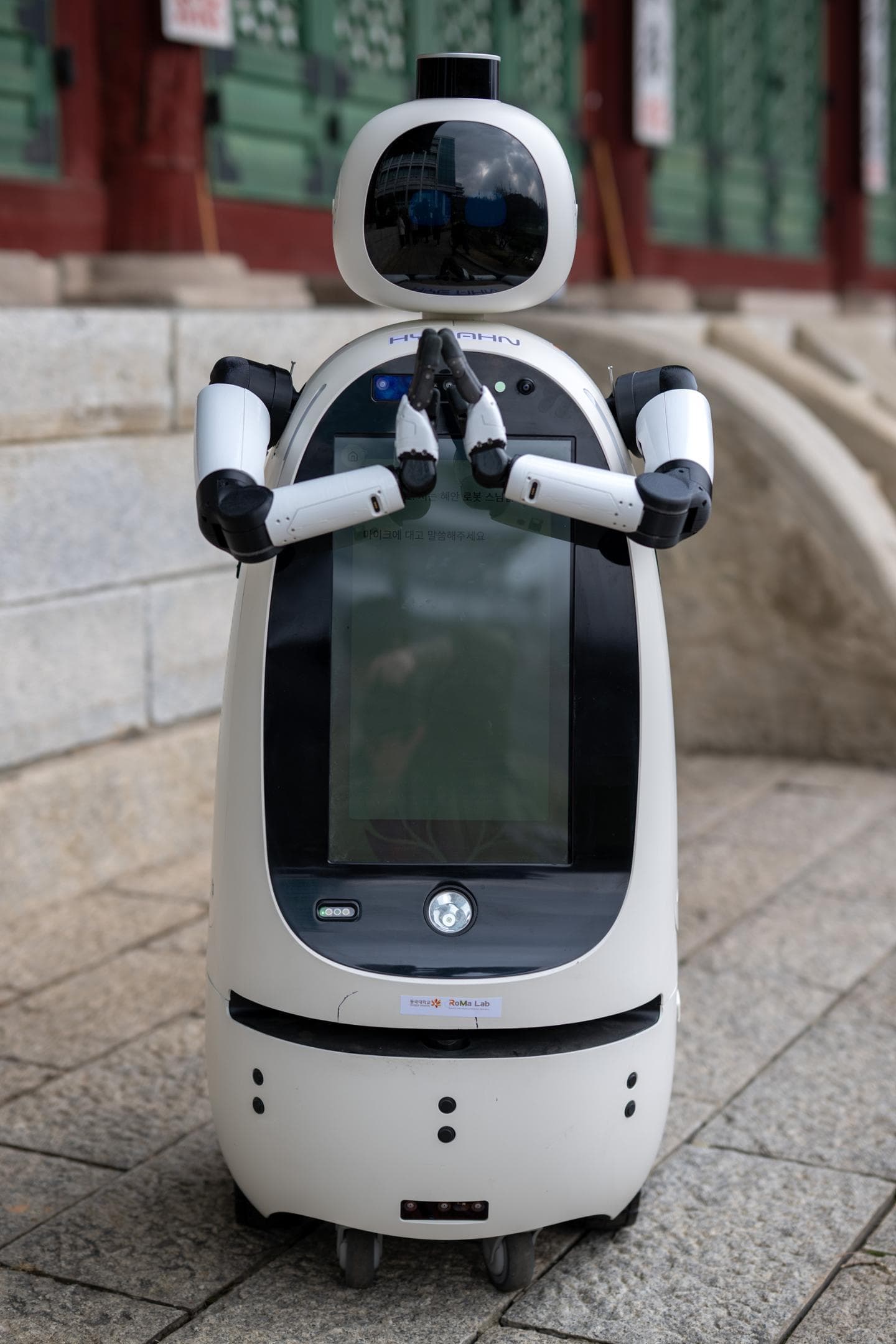 Korean Temple Debuts AI-Powered Robot Monk
