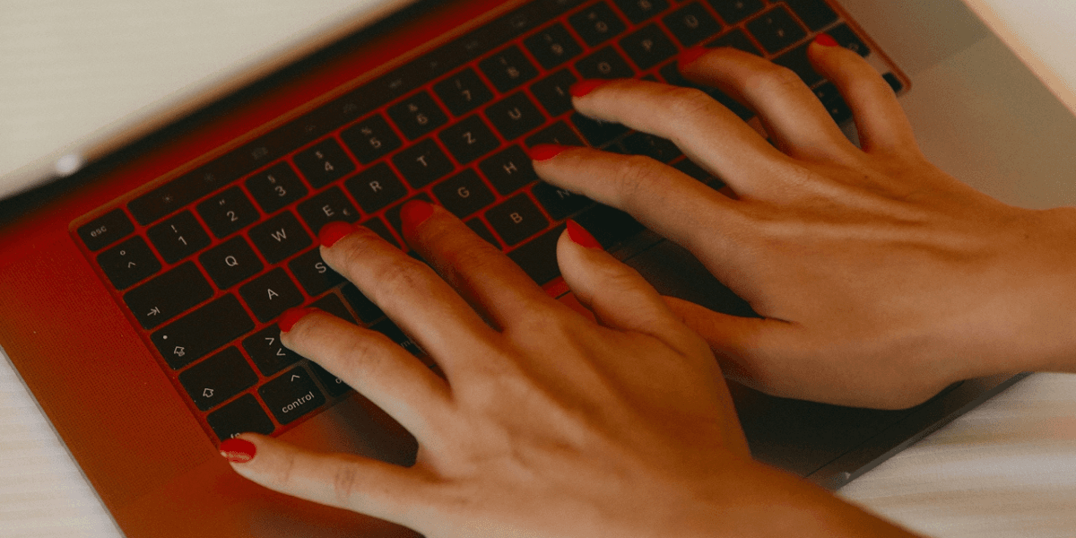 Sex Worker Exposes Catfisher Using Reverse Image Search