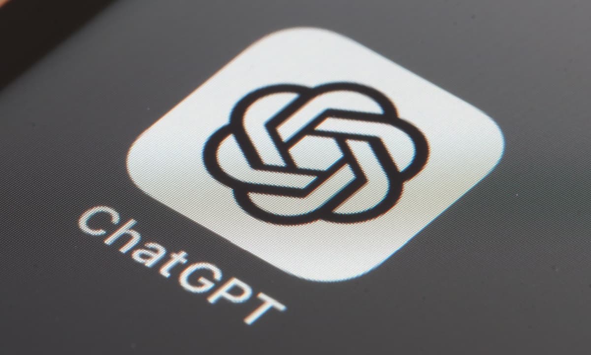 Consumers Consolidate Around Single AI Platform