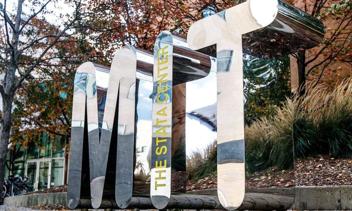 MIT Researchers Define Minimal Data For Decisions