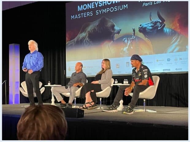 Traders Compare ITM Calls And Collar Protection