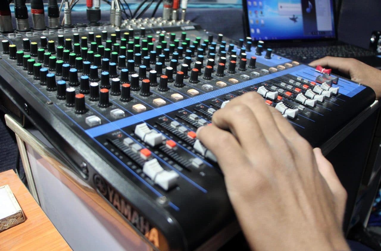 Radio Defends Human Voice Against AI