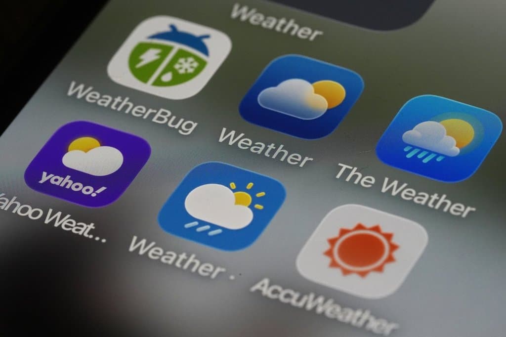 Meteorologists Recommend Human Forecasts Over Apps